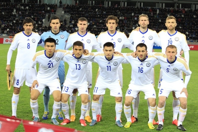 Үлкен мүшесі бар қара жігіттермен секс