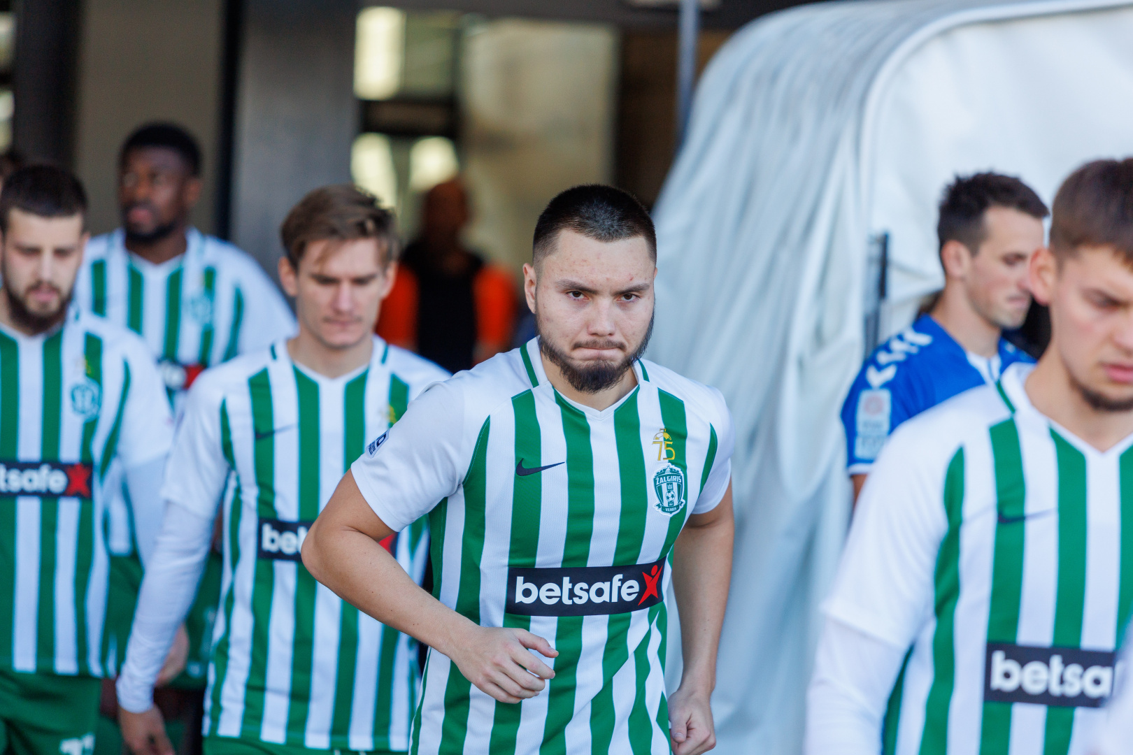 Мас жезөкшеге қалай сиғады