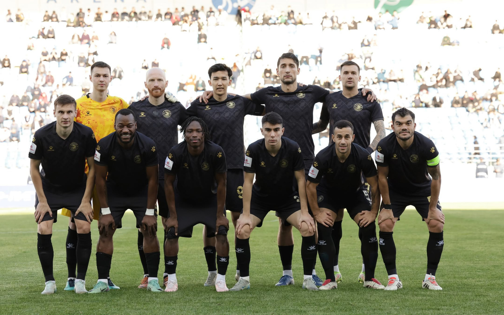 3 қыз және 1 жігітпен жыныстық қатынас