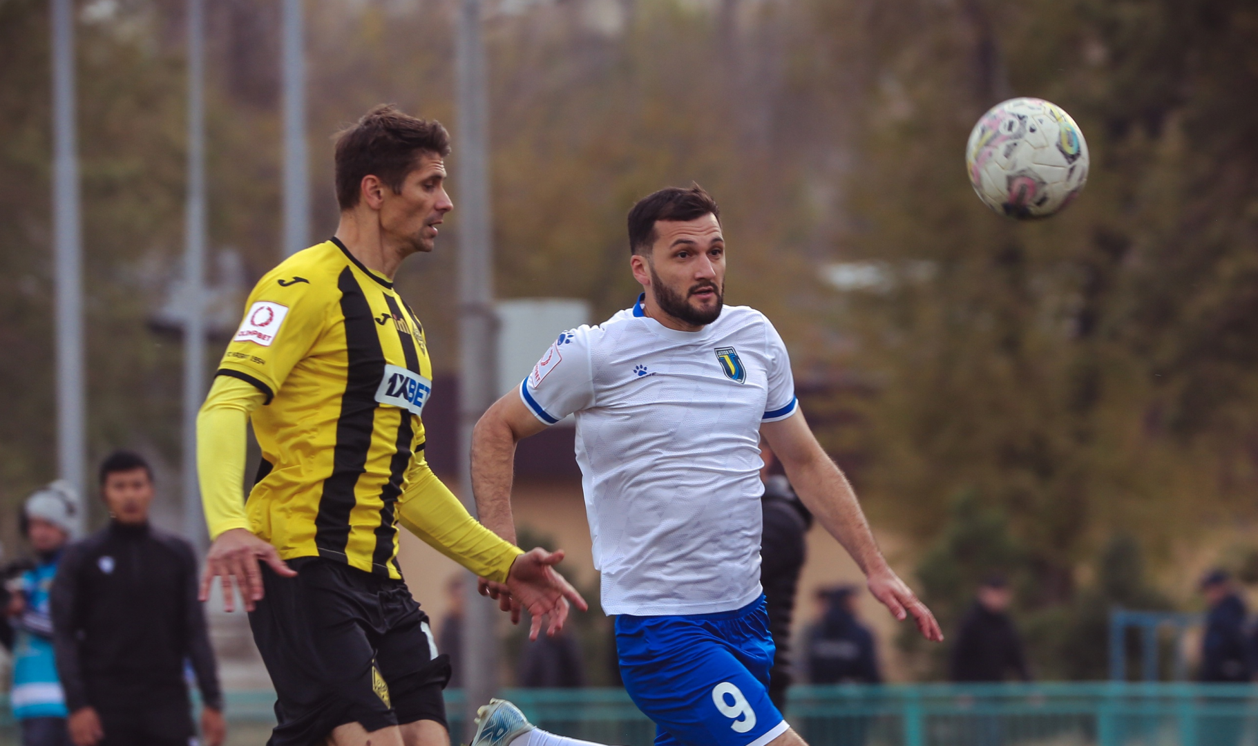 Порно анасы ғаламторда ұлына барлау жасайды Шеру алаңында жалаңаш жатқан ұятсыз барабаншы