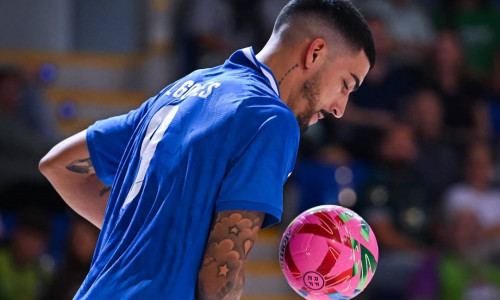 Брюнетка жаман